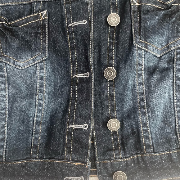 Bundle of Jean Jackets - Picture 7 of 8